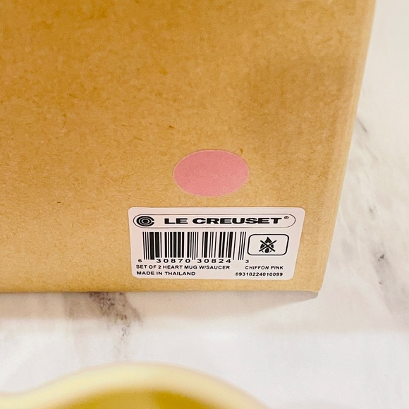 Le Creuset Heart Mugs Set of 2 with Saucer - Picture 8 of 9